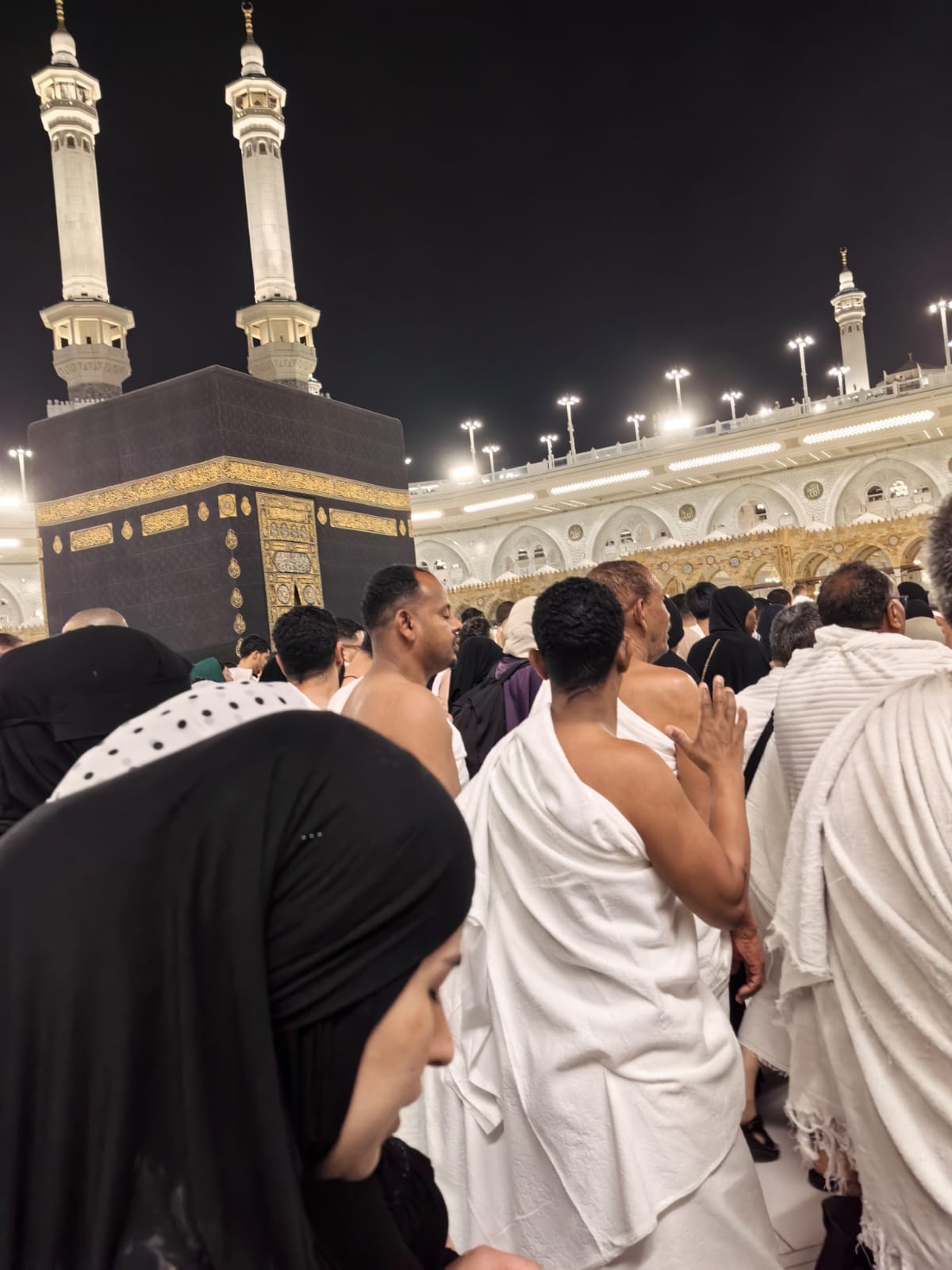 Tawaf around the Kaaba at night